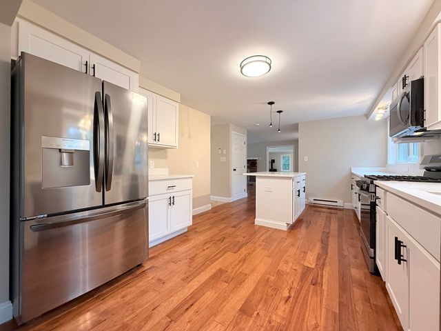 14 Moharimet Drive, Madbury, NH 03823