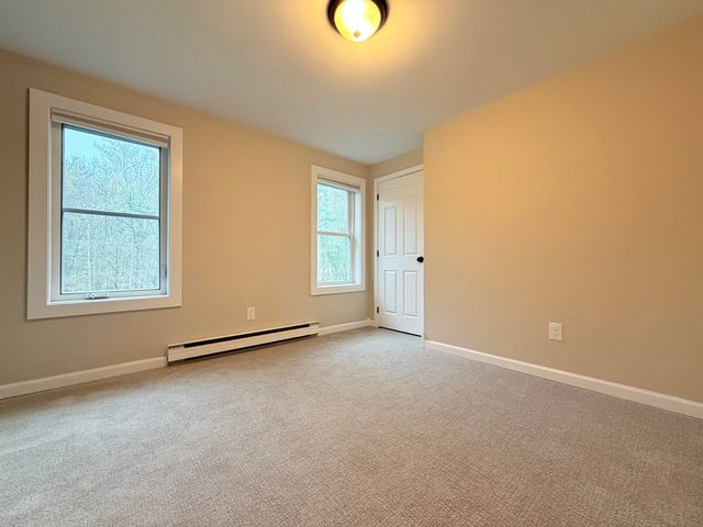 14 Moharimet Drive, Madbury, NH 03823