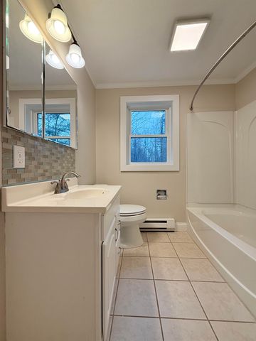 14 Moharimet Drive, Madbury, NH 03823