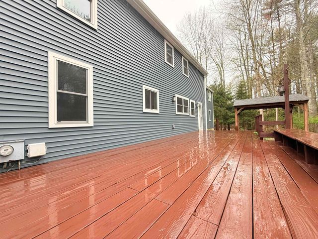 14 Moharimet Drive, Madbury, NH 03823