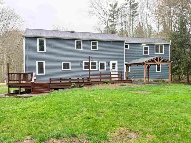14 Moharimet Drive, Madbury, NH 03823