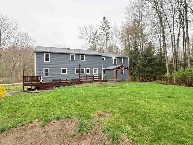 14 Moharimet Drive, Madbury, NH 03823