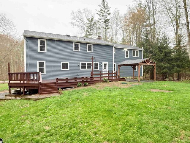 14 Moharimet Drive, Madbury, NH 03823