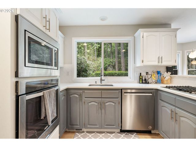 13278 VERMEER Dr, Lake Oswego, OR 97035