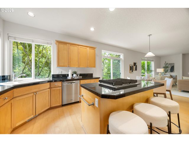 859 Ne RETFORD Ave, Hillsboro, OR 97124