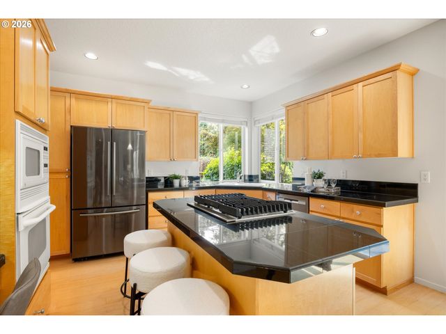 859 Ne RETFORD Ave, Hillsboro, OR 97124