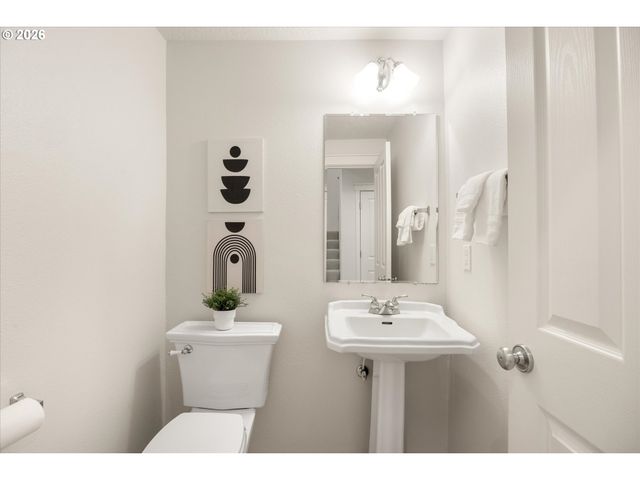 859 Ne RETFORD Ave, Hillsboro, OR 97124