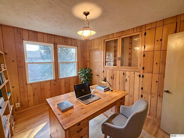 501 N 74th Street, Omaha, NE 68114