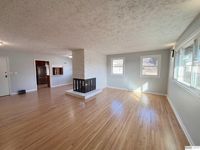 501 N 74th Street, Omaha, NE 68114