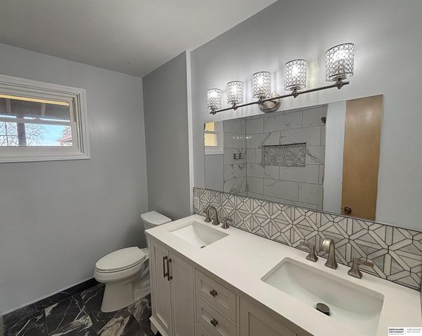 501 N 74th Street, Omaha, NE 68114