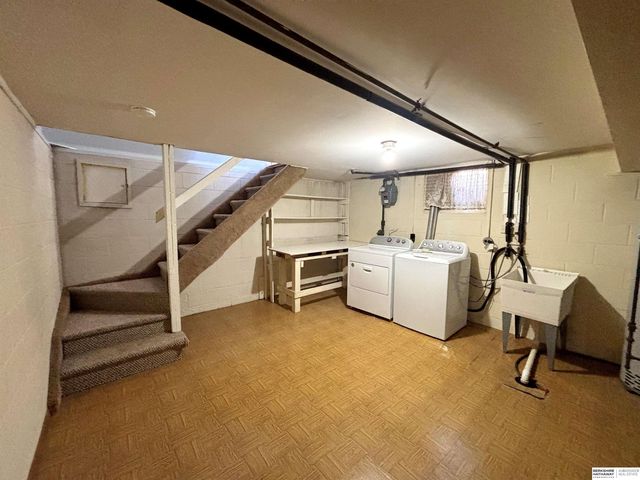 501 N 74th Street, Omaha, NE 68114