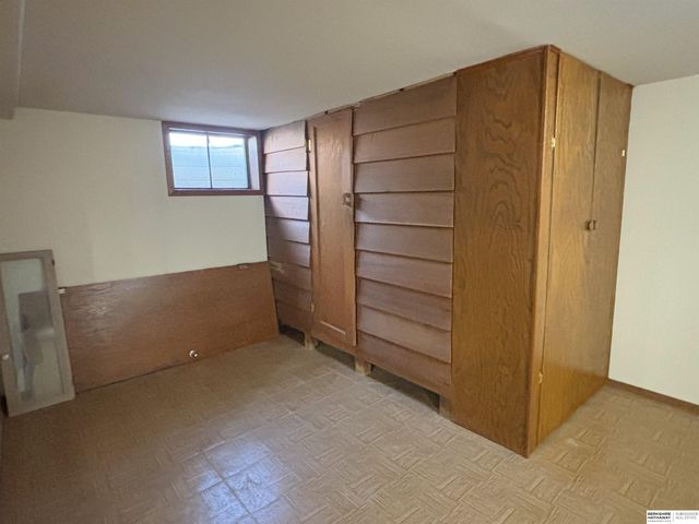 501 N 74th Street, Omaha, NE 68114