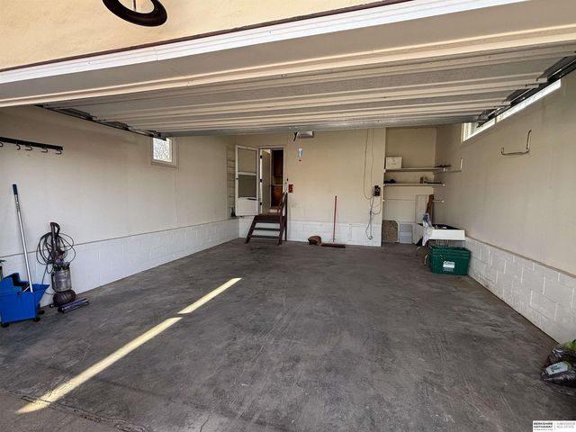 501 N 74th Street, Omaha, NE 68114