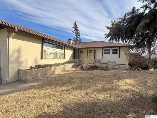 501 N 74th Street, Omaha, NE 68114