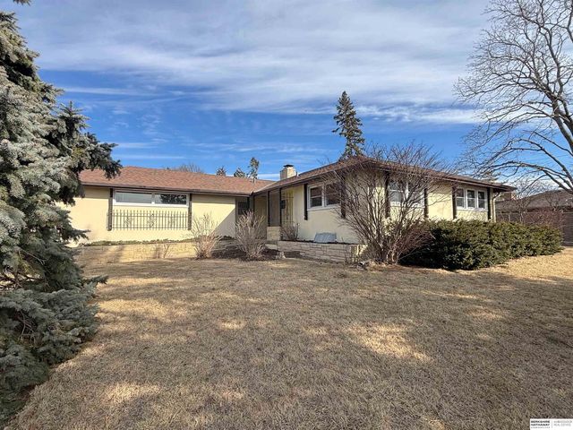 501 N 74th Street, Omaha, NE 68114