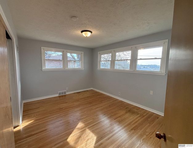 501 N 74th Street, Omaha, NE 68114