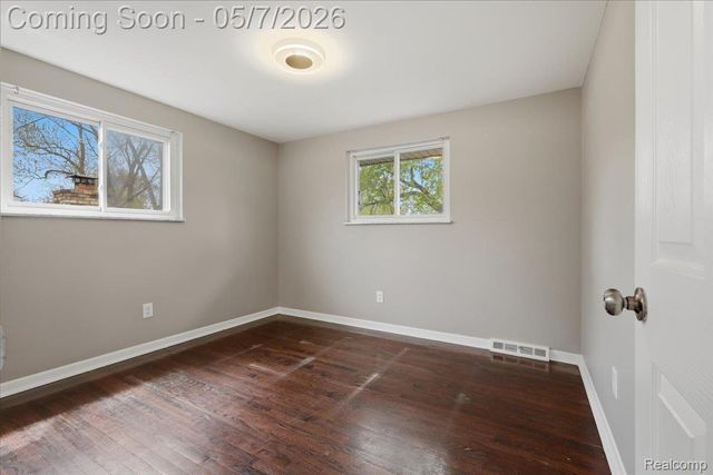 2735 N Williams Lake Road, Waterford Charter Township, MI 48329
