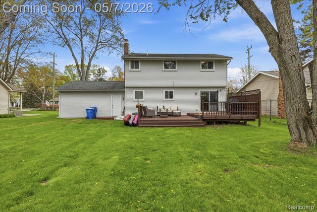 2735 N Williams Lake Road, Waterford Charter Township, MI 48329