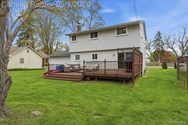 2735 N Williams Lake Road, Waterford Charter Township, MI 48329