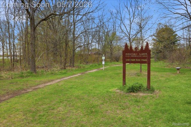 2735 N Williams Lake Road, Waterford Charter Township, MI 48329
