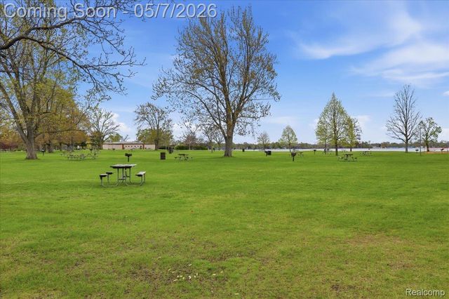 2735 N Williams Lake Road, Waterford Charter Township, MI 48329