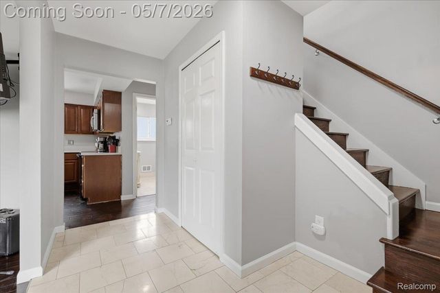 2735 N Williams Lake Road, Waterford Charter Township, MI 48329