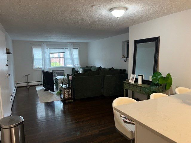 27 Arlington Rd 3, Woburn, MA 01801