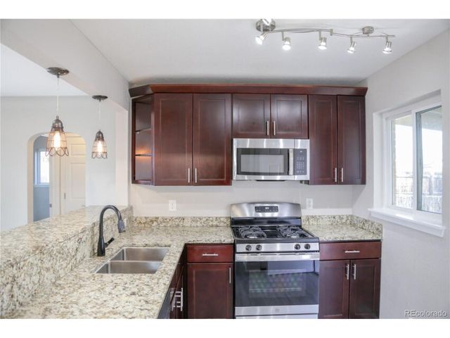 3290 Magnolia St, Denver, CO 80207