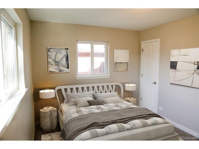 3290 Magnolia St, Denver, CO 80207