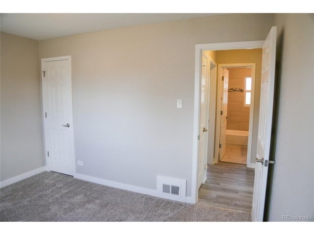 3290 Magnolia St, Denver, CO 80207