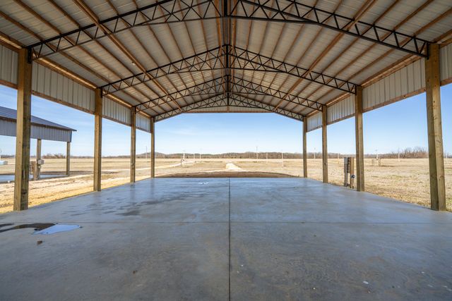 209 Hardin Bottom River Rd, Clifton, TN 38425