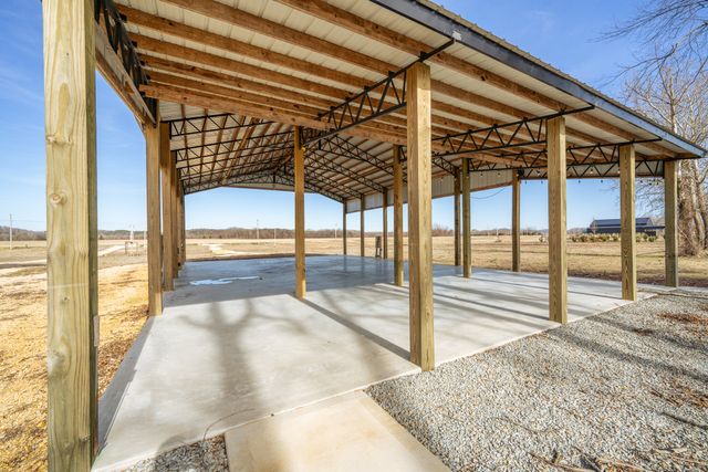 209 Hardin Bottom River Rd, Clifton, TN 38425