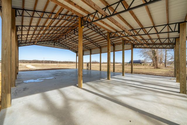 209 Hardin Bottom River Rd, Clifton, TN 38425