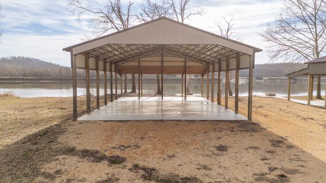 209 Hardin Bottom River Rd, Clifton, TN 38425