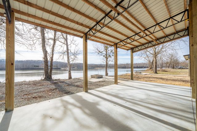 209 Hardin Bottom River Rd, Clifton, TN 38425