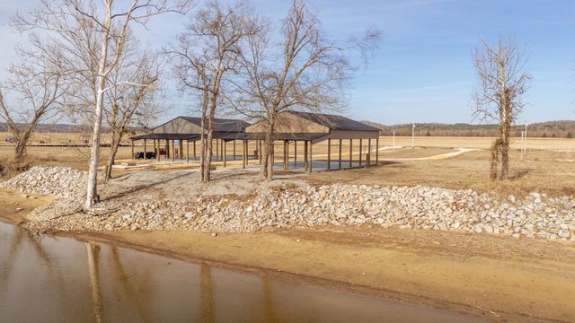 209 Hardin Bottom River Rd, Clifton, TN 38425