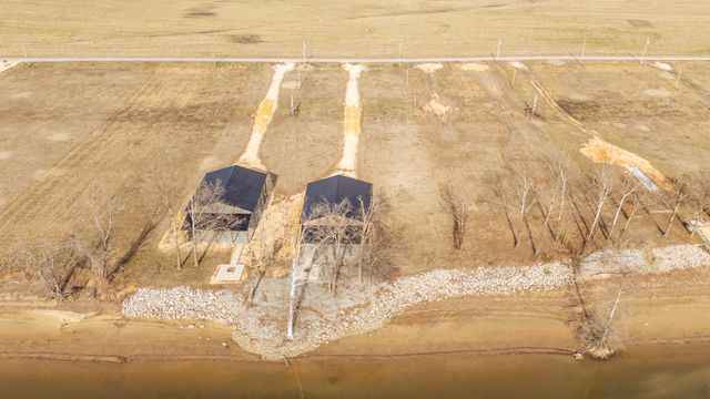 209 Hardin Bottom River Rd, Clifton, TN 38425