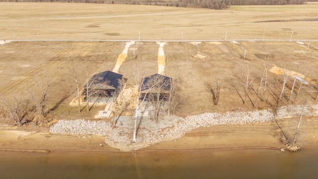 209 Hardin Bottom River Rd, Clifton, TN 38425