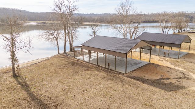 209 Hardin Bottom River Rd, Clifton, TN 38425