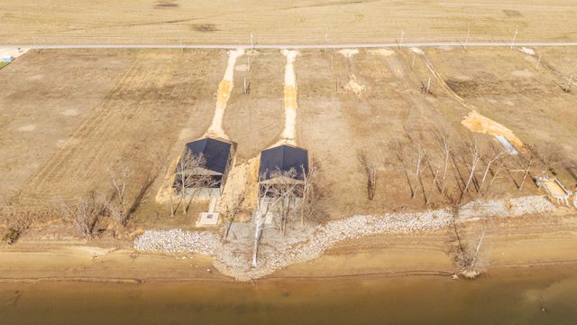 209 Hardin Bottom River Rd, Clifton, TN 38425