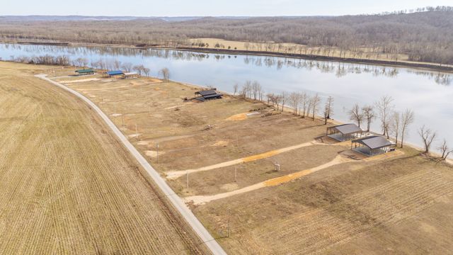 209 Hardin Bottom River Rd, Clifton, TN 38425