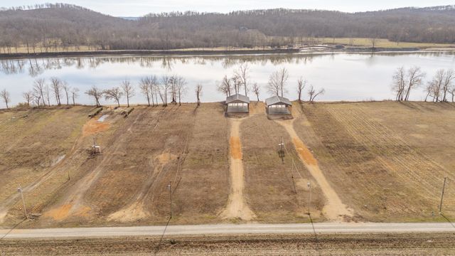 209 Hardin Bottom River Rd, Clifton, TN 38425