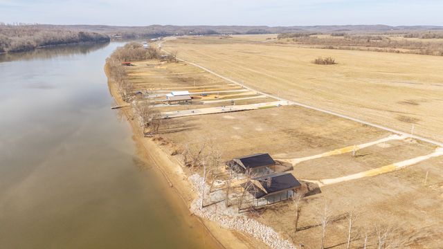 209 Hardin Bottom River Rd, Clifton, TN 38425