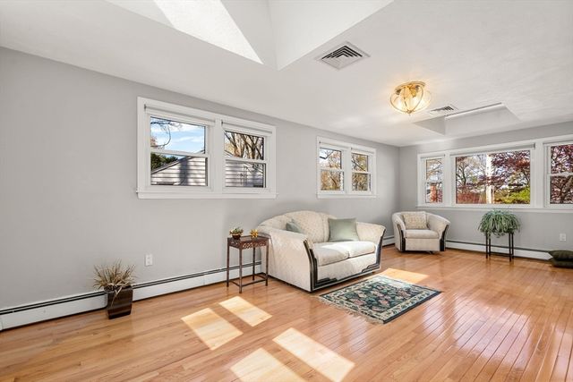 164 Lockland Ave, Framingham, MA 01701