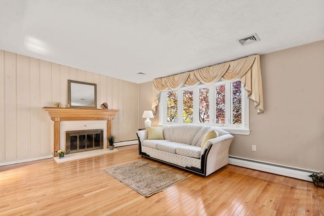 164 Lockland Ave, Framingham, MA 01701