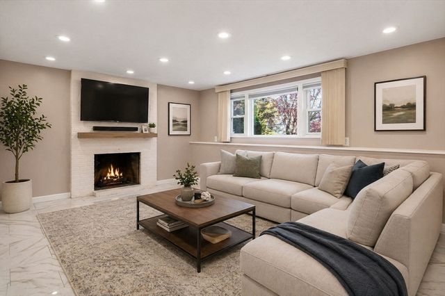 164 Lockland Ave, Framingham, MA 01701