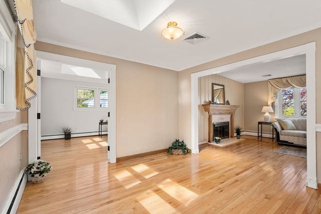 164 Lockland Ave, Framingham, MA 01701