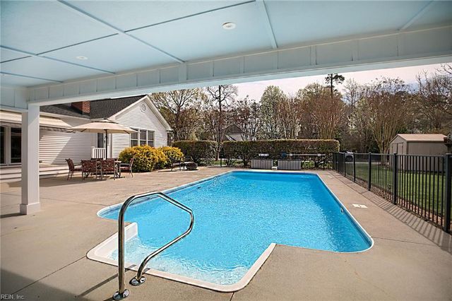 114 Runaway LN, Yorktown, VA 23692