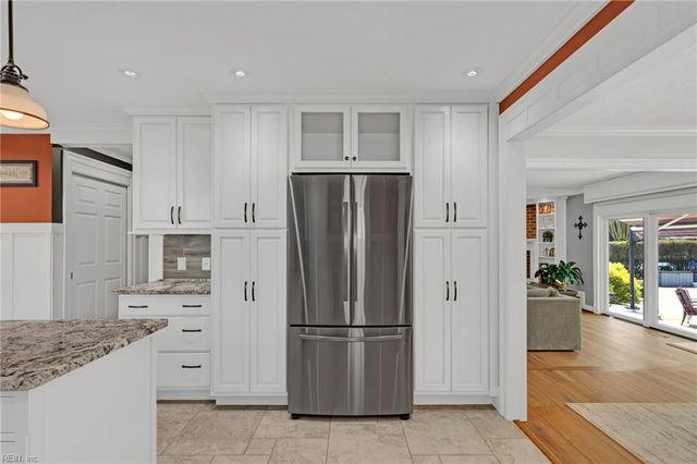 114 Runaway LN, Yorktown, VA 23692