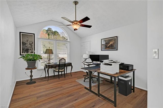 114 Runaway LN, Yorktown, VA 23692